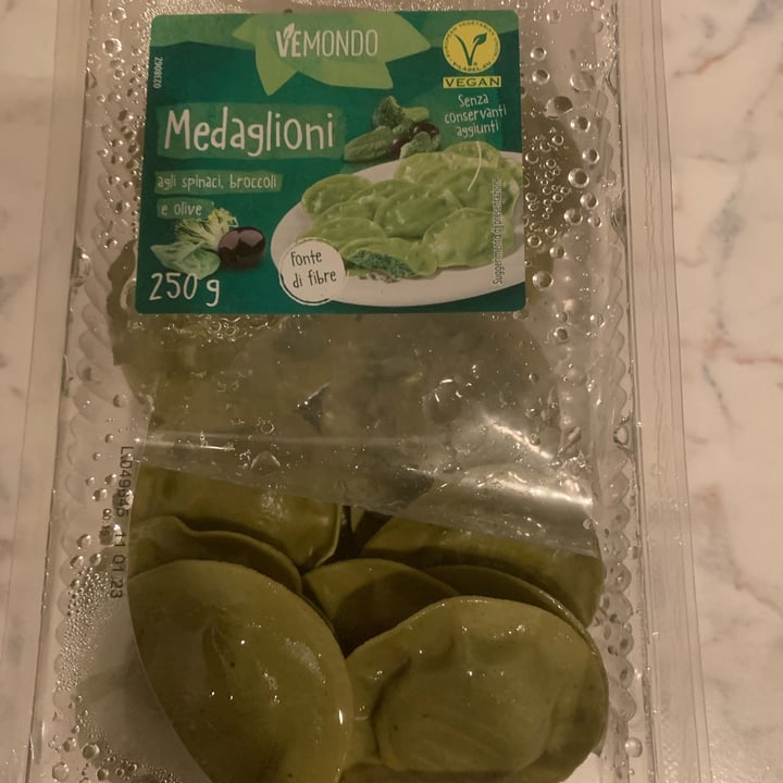 photo of Vemondo Medaglioni Agli Spinaci, Broccoli E Olive shared by @gessicaz on  03 Feb 2023 - review