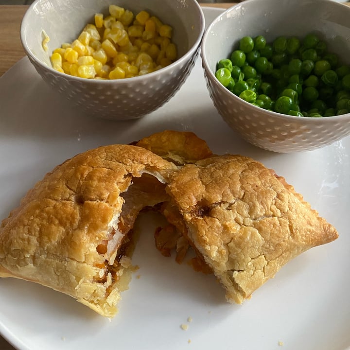 photo of Simple Truth butter chicken style pies shared by @jackyvw on  03 Feb 2023 - review