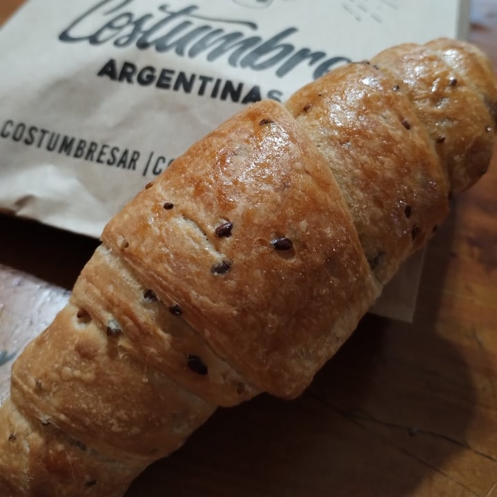 photo of Costumbres Argentinas Cornetto Vegano shared by @gerobz on  12 Aug 2023 - review