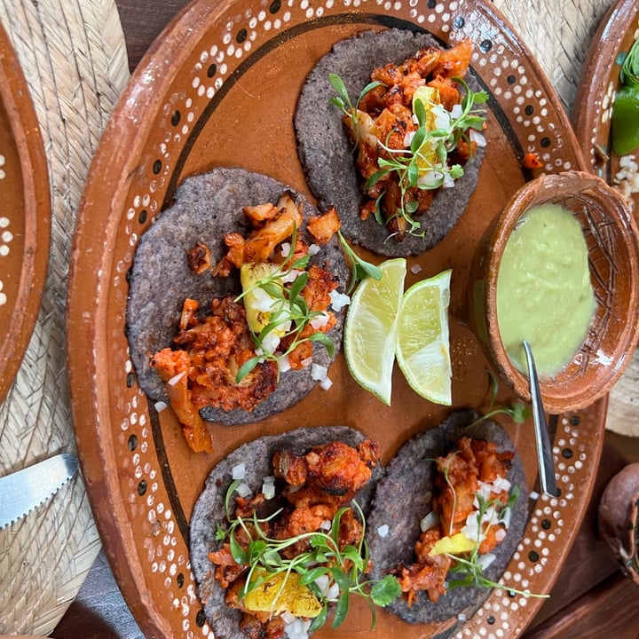 photo of Na Tlali Tacos al pastor shared by @karenaho1 on  18 Jan 2023 - review