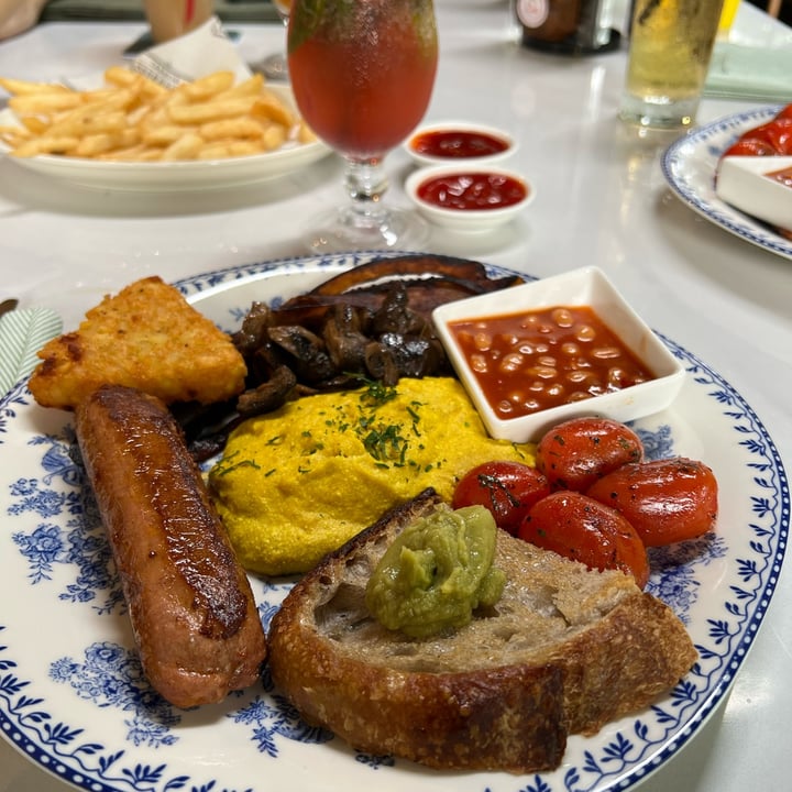 photo of Tanglin Cookhouse Vegan Big Brekkie shared by @theblobbyvegan on  22 Jul 2023 - review