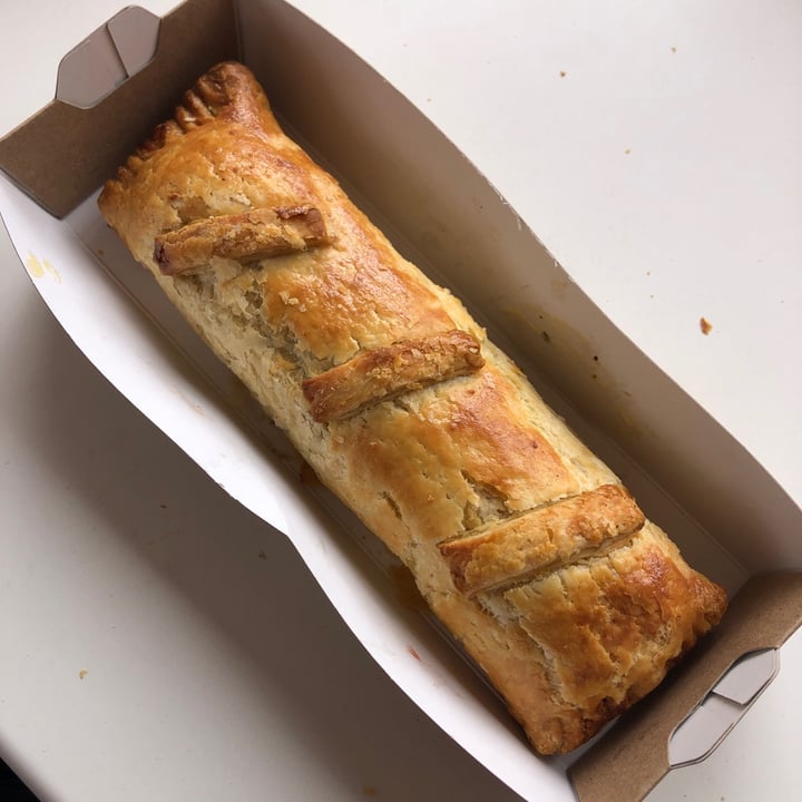 photo of Peregrine Farm Stall Sausage Roll shared by @mothercitymatt on  26 Feb 2023 - review