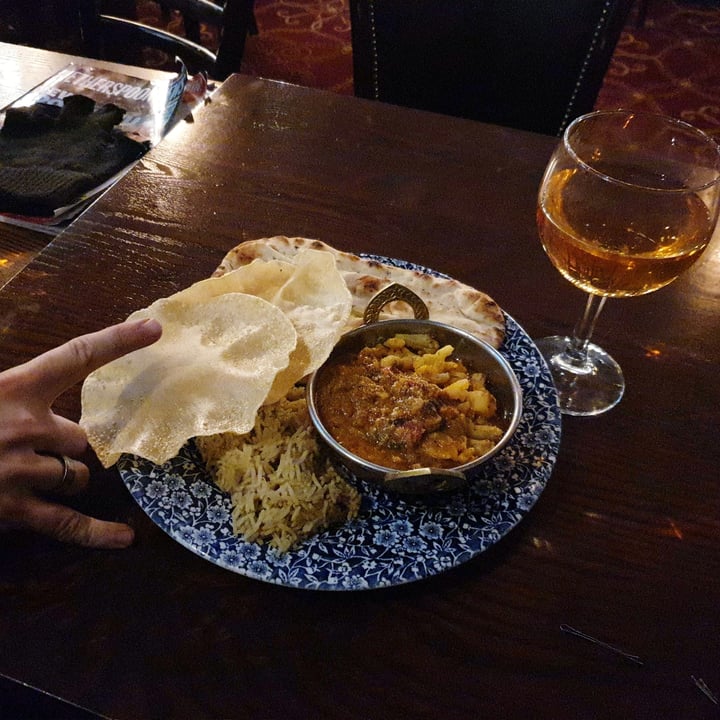 photo of The Cordwainer Mangalorean Roasted Cauliflower & Spinach Curry shared by @timea on  20 Mar 2023 - review