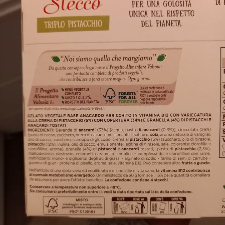 photo of Valsoia Gelato gran stecco triplo Pistacchio shared by @beatricemv on  31 May 2023 - review
