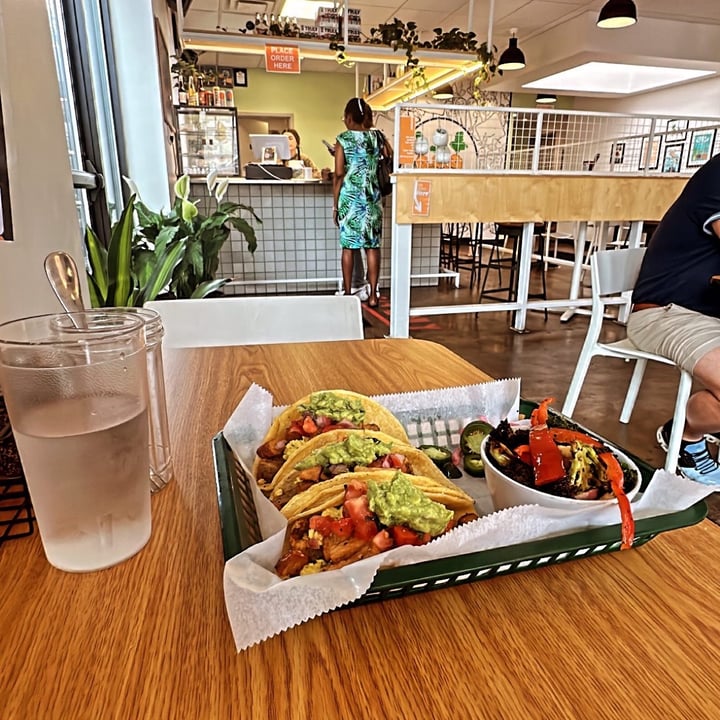 photo of Three Carrots Fountain Square Breakfast Tacos shared by @igoracorinte on  06 Aug 2023 - review