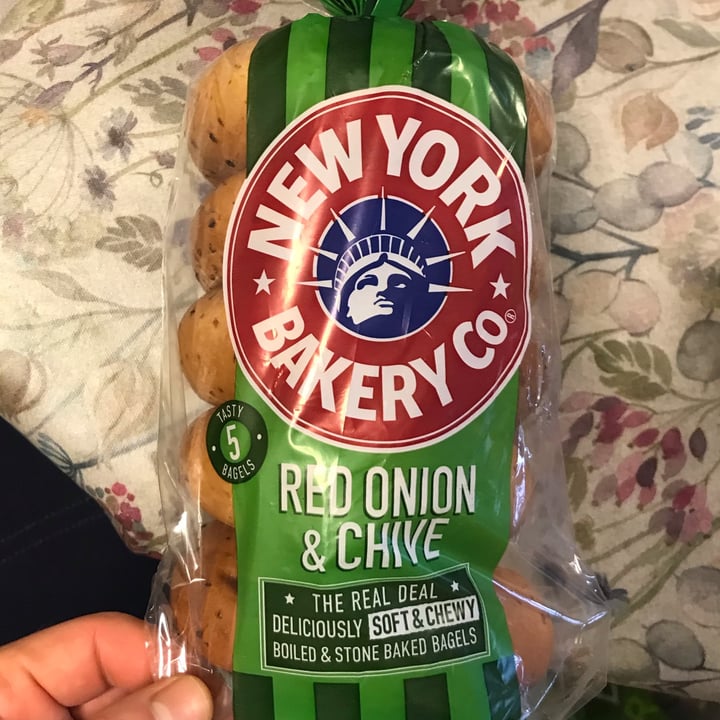 New York Bakery Co Red Onion and Chive Bagels Review | abillion