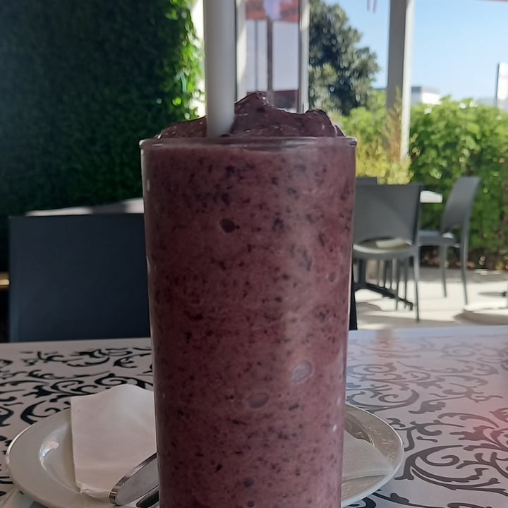 photo of M&M Cafe Blueberry Burst Smoothie shared by @colleenc on  14 Apr 2023 - review