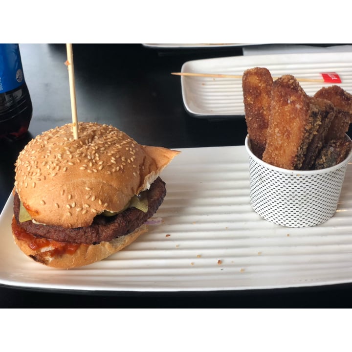 photo of Grill'd Burwood Impossible Simple Grill’d and Zucchini Fries shared by @vegandelish on  27 Jun 2023 - review