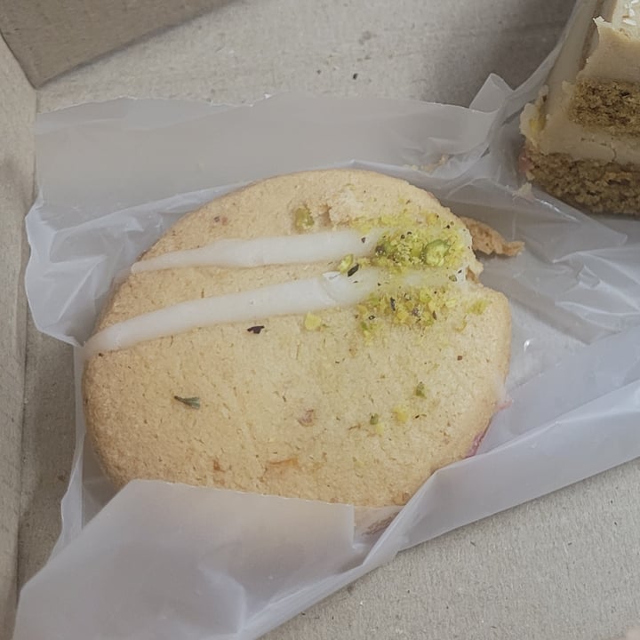 photo of Vica Alfajor De Pistacho shared by @verodamico on  10 Feb 2023 - review