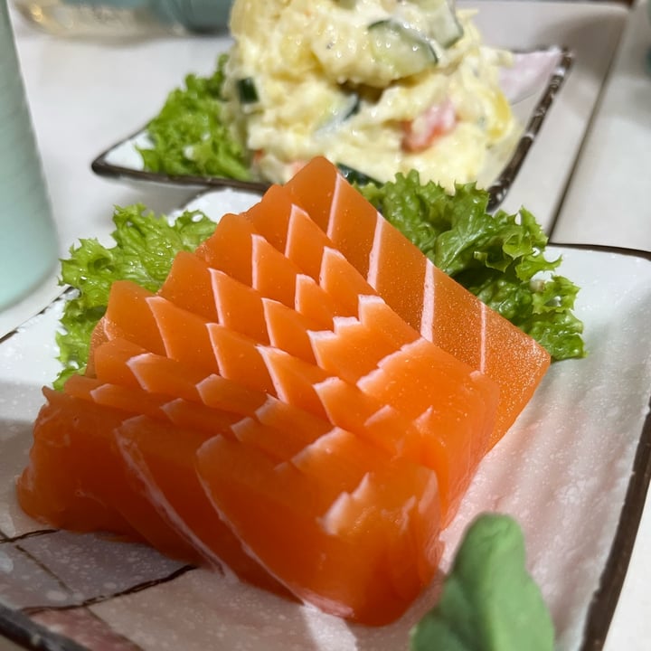 photo of Lucky Cat Konjac Salmon Sashimi shared by @soy-orbison on  02 Jan 2023 - review