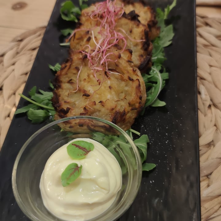 photo of ...IDEM CON PATATE rosti ripieno di formaggio e salsa aioli shared by @ninan on  06 Aug 2023 - review