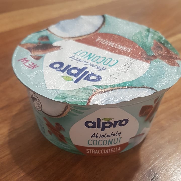 photo of Alpro Absolutely Coconut Stracciatella shared by @wlebanane on  31 Dec 2022 - review