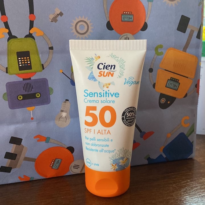 photo of Cien sensitive crema solare 50 spf shared by @goldy23 on  30 Jul 2023 - review