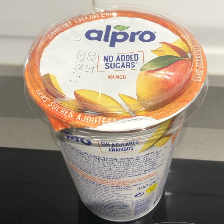photo of Alpro alpro yogurt di soia mango shared by @loula on  02 Jul 2023 - review