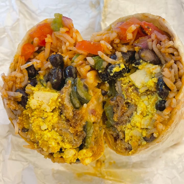 photo of Raiz NYC make your own burrito shared by @veganfoodcrazy on  14 Apr 2023 - review