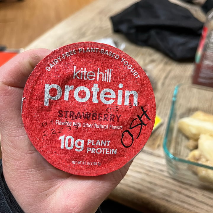 photo of Kite Hill Protein yogurt-strawberry shared by @oshmorethstorm on  04 Jan 2023 - review