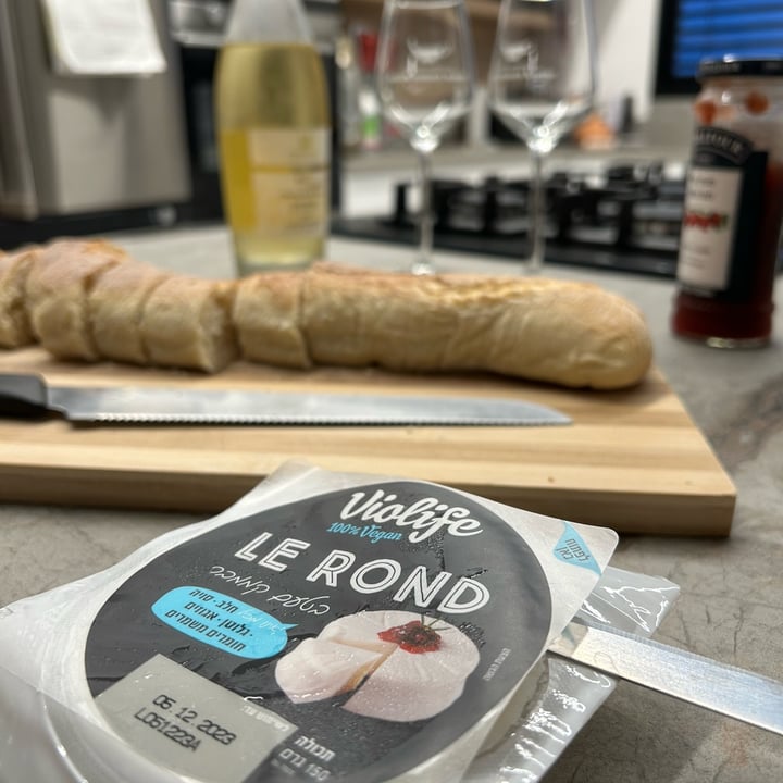 photo of Violife Le Rond Camembert flavour shared by @kerent10 on  22 Apr 2023 - review