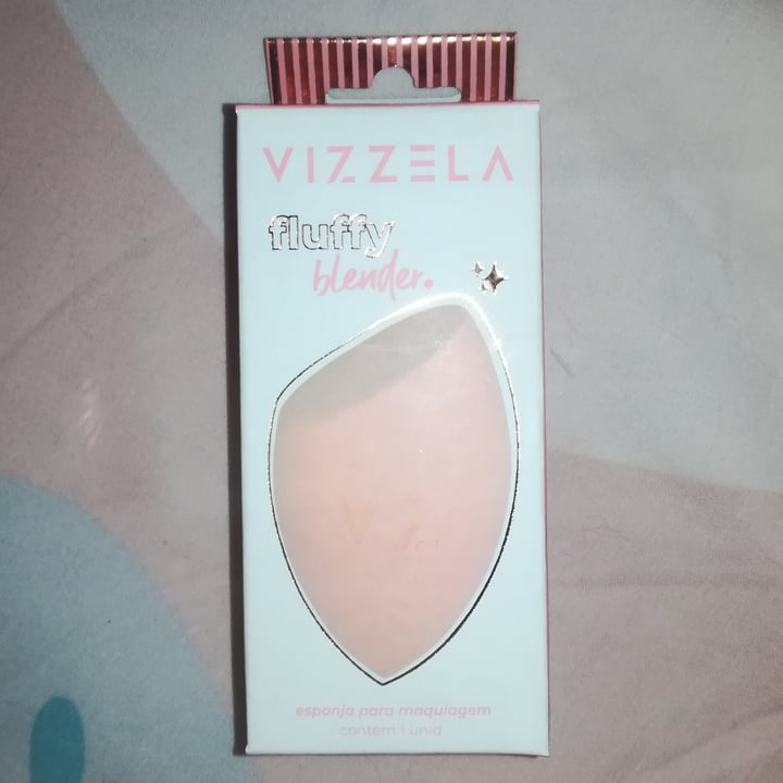 photo of Vizzela Cosméticos esponja para maquiagem fluffy blender shared by @abluebird on  03 Jul 2023 - review