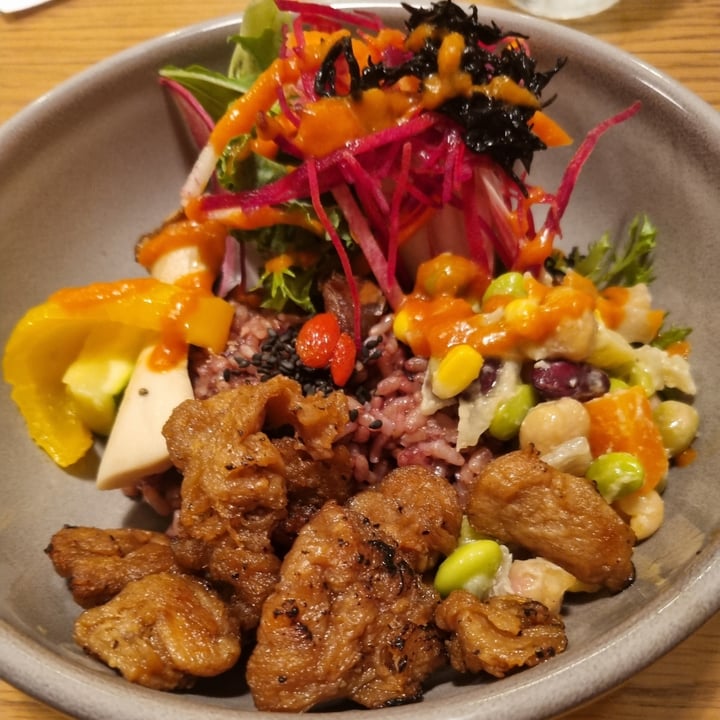 photo of Chaya Macrobiotics Shiodome Soy Meat Buddha Bowl 大豆ミートの炙り焼きブッダボウル shared by @filipeguerreiro on  20 Jun 2023 - review