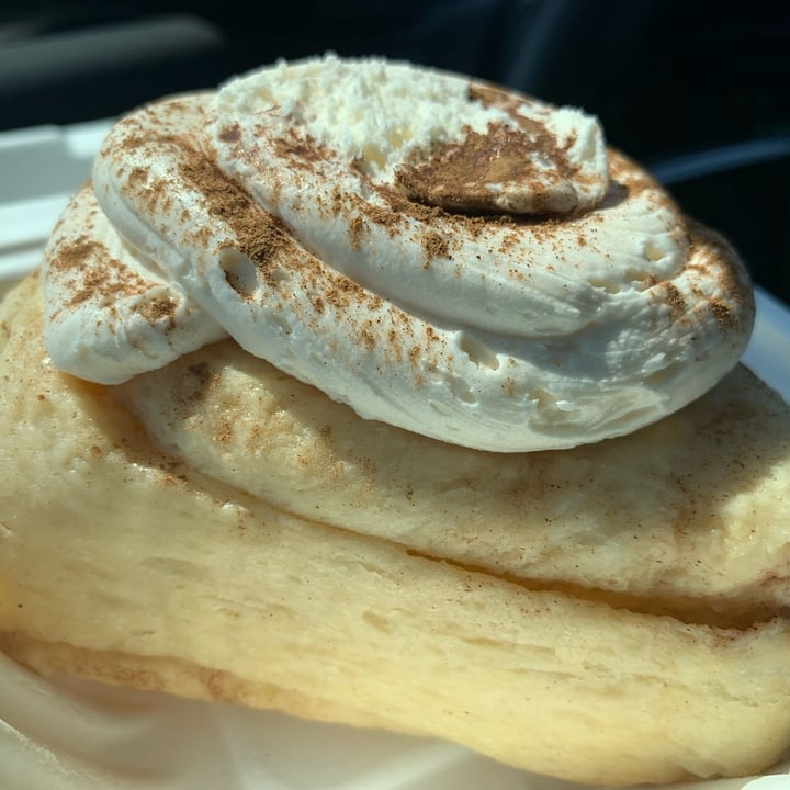 photo of Soulshine Vegan Café Cinnamon Roll shared by @allhess on  24 Jun 2023 - review