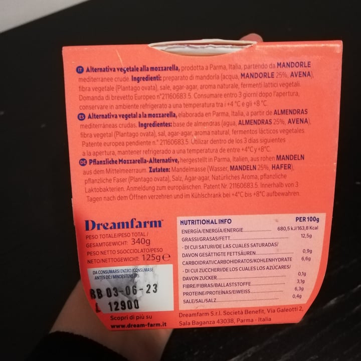 photo of Dreamfarm Alternativa vegetale alla mozzarella shared by @lamy on  20 May 2023 - review