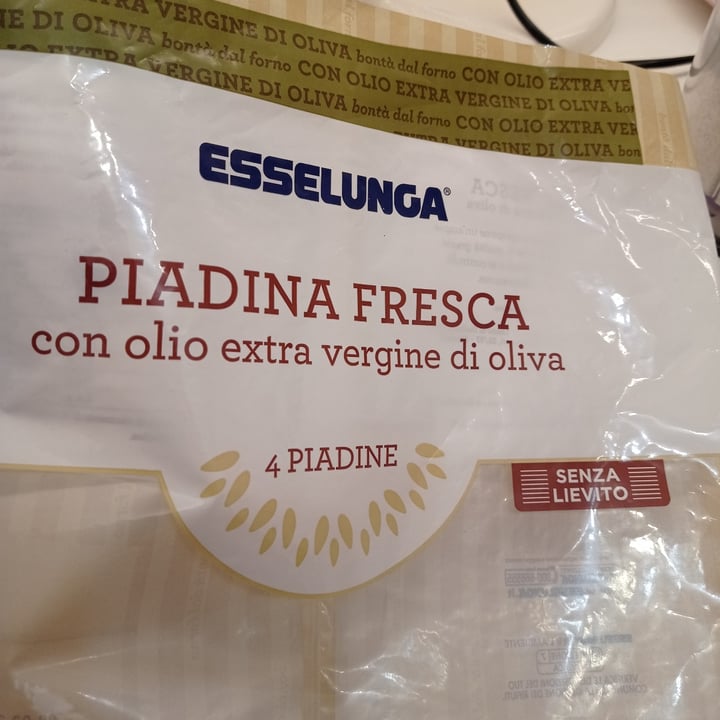 photo of  Esselunga Piadina con olio extra vergine di oliva shared by @spanish-girl-inmilan on  23 Jan 2023 - review