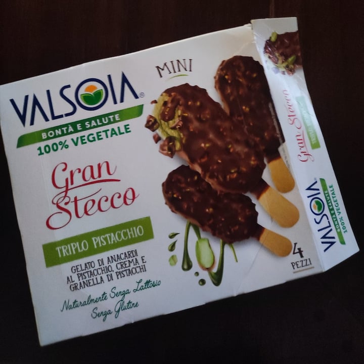 photo of Valsoia Gran Stecco Triplo Pistacchio Mini shared by @ilapolly on  10 Jul 2023 - review