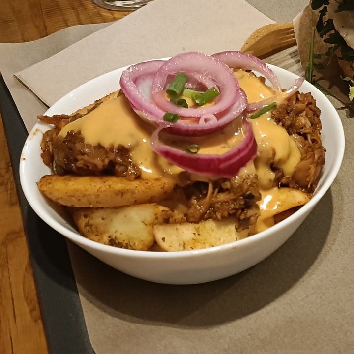 photo of Farma Burgerownia Roślinna Pulled Jack Fruit And Potatoes shared by @aribes on  25 Apr 2023 - review