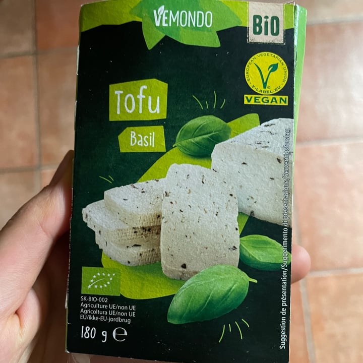 photo of Vemondo tofu al basilico shared by @elevandi on  21 May 2023 - review