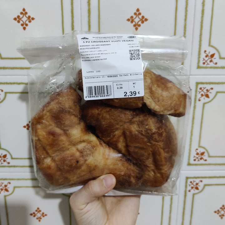 photo of Supermercato dok Cornetto vuoto veg shared by @croissantdeluune on  01 Jul 2023 - review