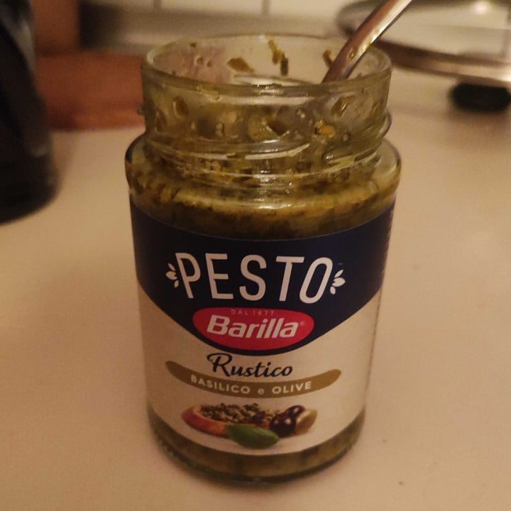 photo of Barilla pesto basilico e olive shared by @alessiesse on  08 Jun 2023 - review
