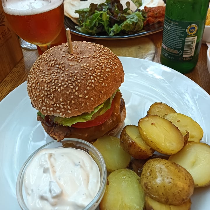 photo of MAITREA Matreia burger shared by @giancarlo on  28 Jul 2023 - review