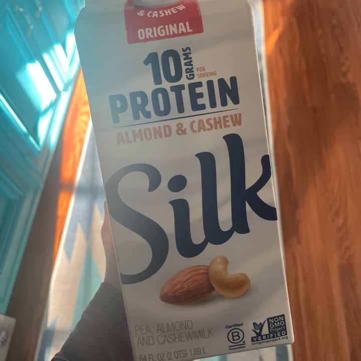photo of Silk 10 Grams Protein Almond & Cashew shared by @clarendiee on  15 Mar 2023 - review