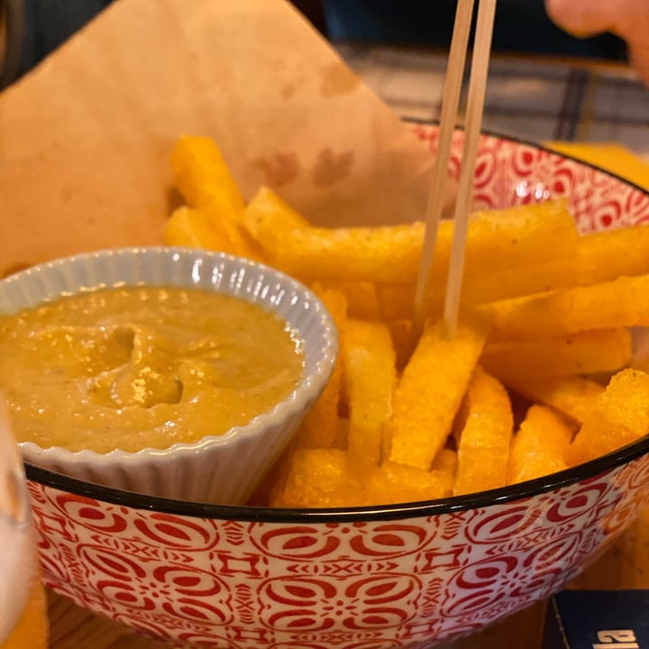 photo of Mille Lire Vintage Bistrot Polenta Sticks con hummus al curry shared by @lariss1981 on  21 Jan 2023 - review