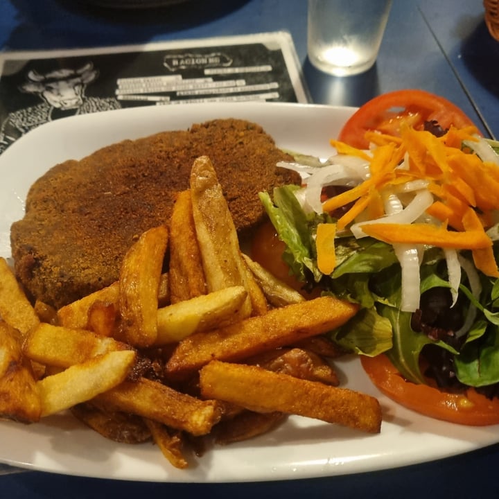 photo of B13 bar Plato combinado. Escalope shared by @rociocg on  09 Jan 2023 - review