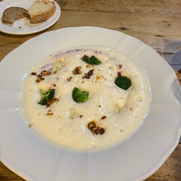 photo of SimBIOsi Organic Pizza and Lovely Food crema di cavolo viola in spuma e polentine fritte shared by @brenda90210 on  05 May 2023 - review