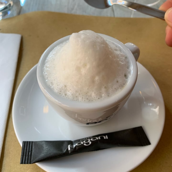 photo of Bianconiglio - nel vicolo - Bellinzona Caffè Macchiato Con Latte Di Soia shared by @fradelor on  25 Feb 2023 - review