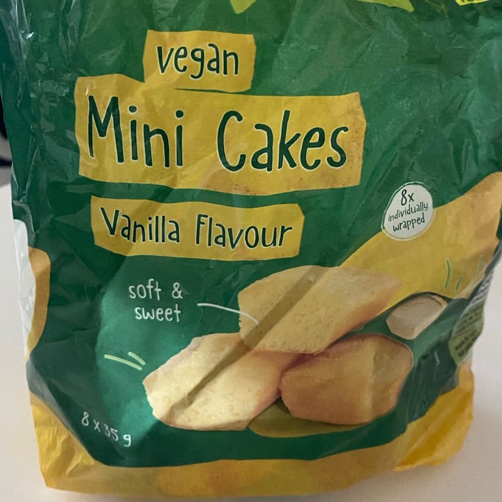 photo of Vemondo Vegan Mini Cakes Vanilla Flavour shared by @giuliabolzoni on  14 Aug 2023 - review