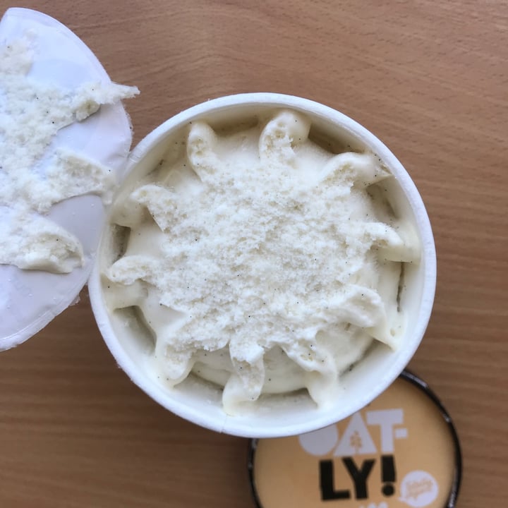 photo of Oatly Vanilla Ice Cream shared by @eml on  05 May 2023 - review