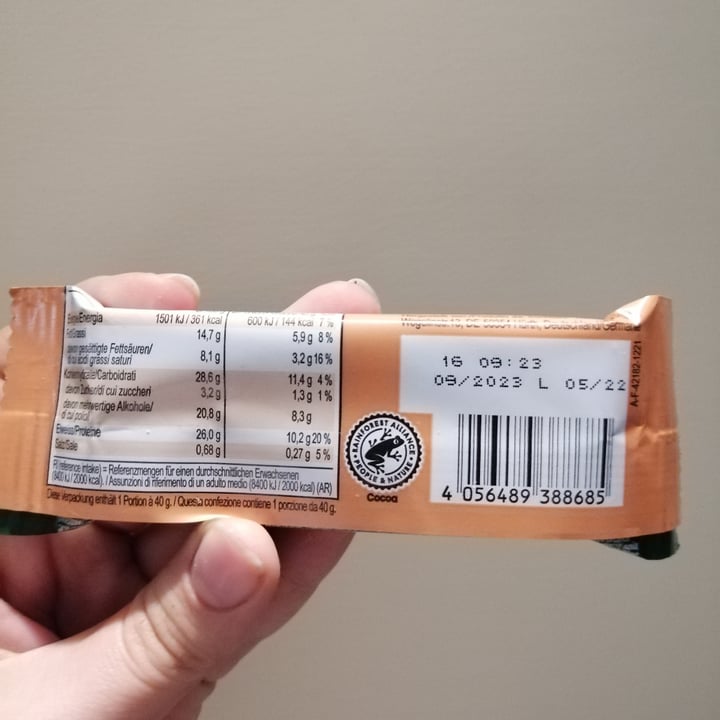 photo of Vemondo Vegan Protein Bar shared by @elevegansoul on  15 Mar 2023 - review
