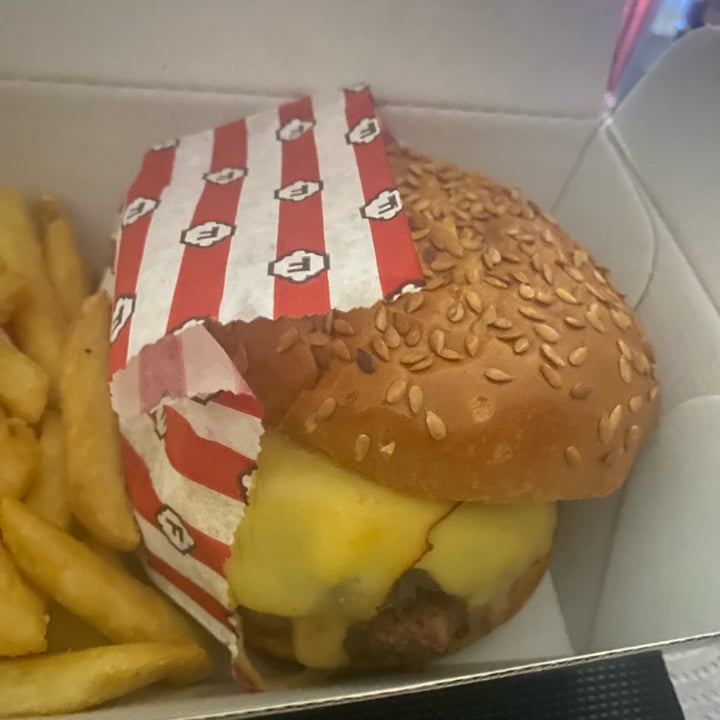 photo of TGI Fridays - Sutton Coldfield To Vegan And Beyond With Fries shared by @anaaragon on  24 Dec 2022 - review