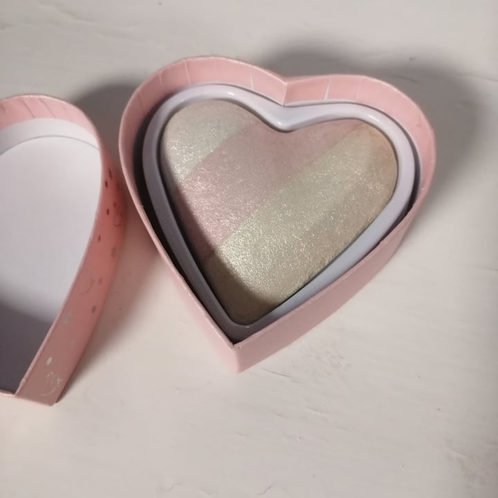 photo of I Heart Revolution Unicorn Heart Glow Highlighter shared by @bradipina on  27 Jan 2023 - review