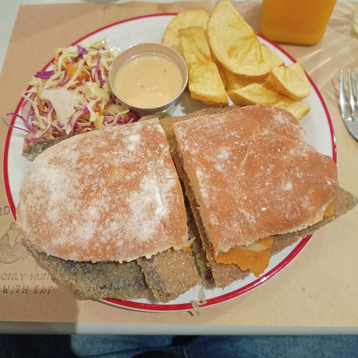photo of Gordo Vegano Sandwich de Milanesa shared by @gabrielschraiber on  03 Apr 2023 - review