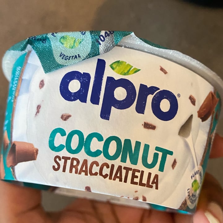 photo of Alpro yogurt coconut stracciatella shared by @rajae on  15 Jul 2023 - review