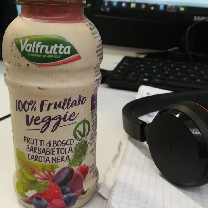 photo of Valfrutta 100% Frullato Veggie Frutti di Bosco Barbabietola Carota Nera shared by @edvige83 on  23 Mar 2023 - review
