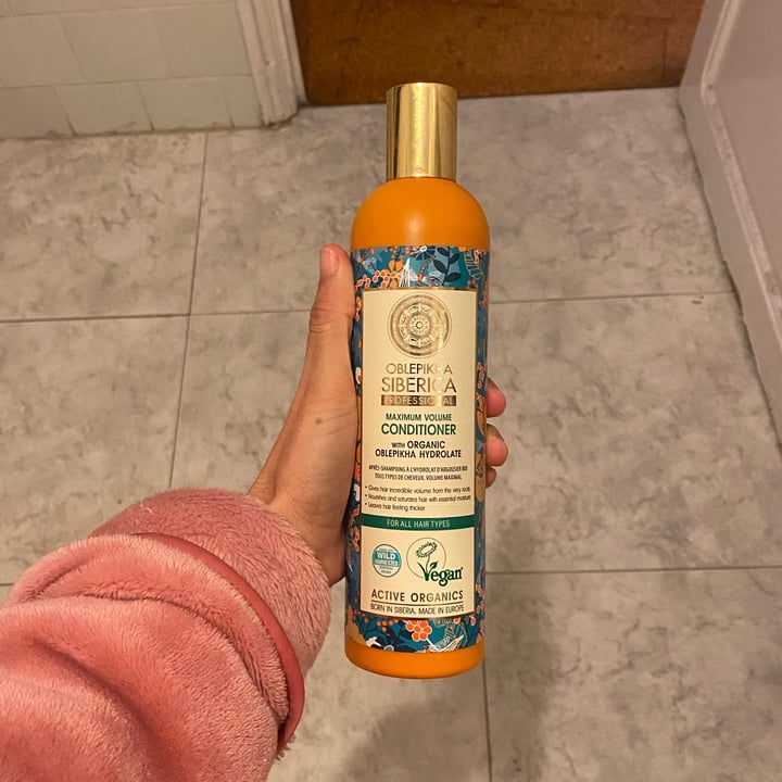 photo of Oblepikha Siberica Maximum Volume Conditioner shared by @lauraperezz on  07 Jan 2023 - review