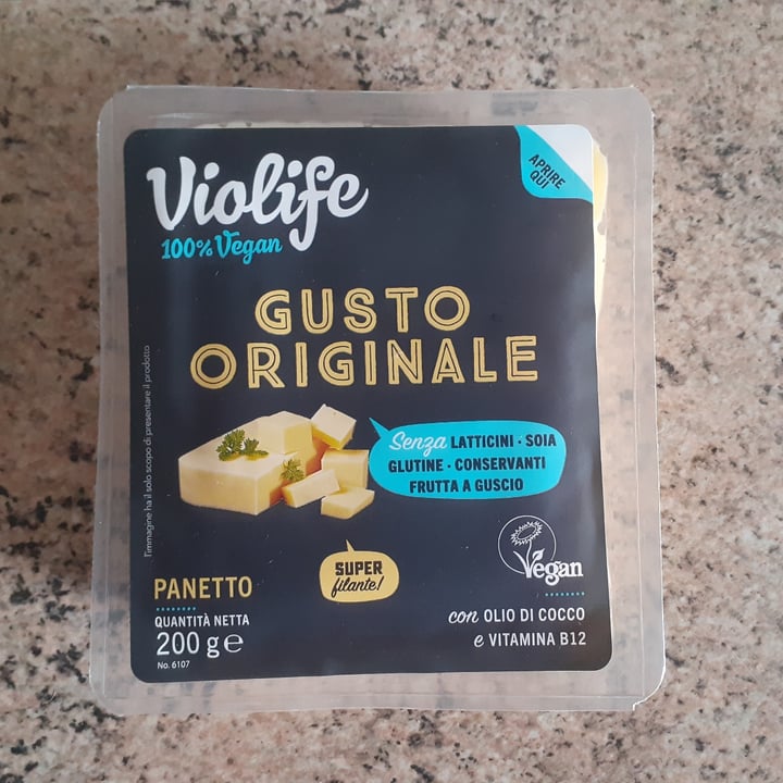 photo of Violife panetto gusto originale shared by @danivegmmb on  01 Mar 2023 - review
