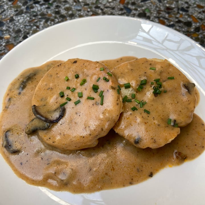photo of Cafe Flora Biscuits and gravy shared by @plantpowerpal on  04 Jun 2023 - review