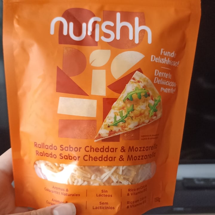 photo of Nurishh Rallado sabor cheddar y mozzarella shared by @leiremarcs on  22 Dec 2022 - review