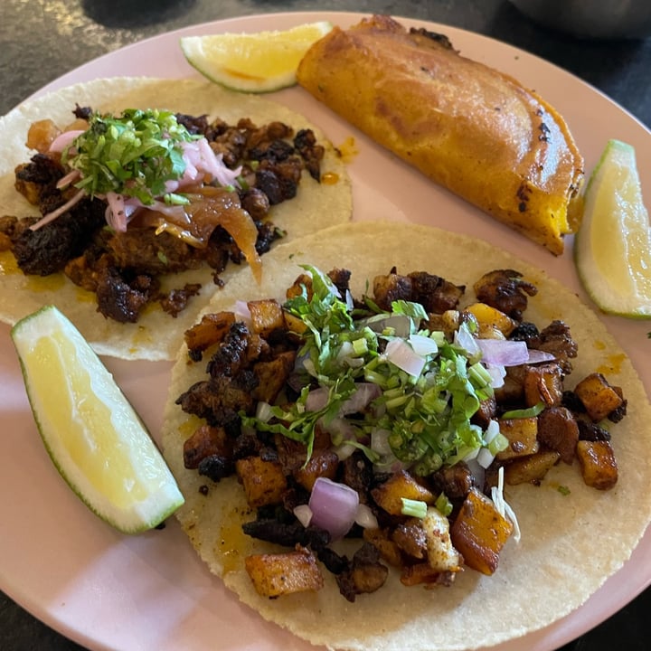 photo of La Chinesca (The Grid) Vegan Taco Sampler shared by @gaylenerva on  01 Feb 2023 - review